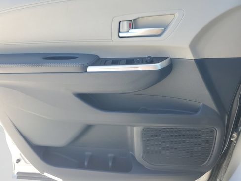 Used 2024 Toyota Sienna XLE FWD image 19