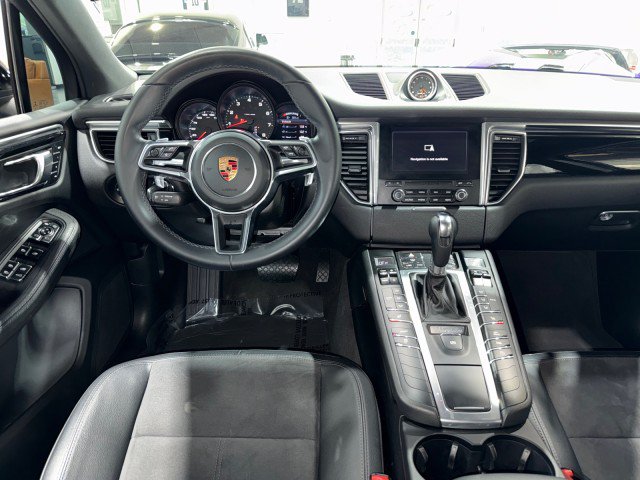 Used 2018 Porsche Macan AWD/4WD image 40