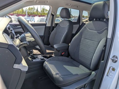 Used 2023 Volkswagen Taos SE AWD/4WD image 27