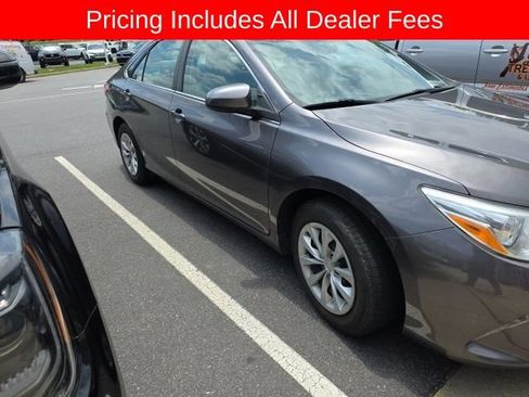 Used 2016 Toyota Camry LE w/ Moonroof Package FWD image 14