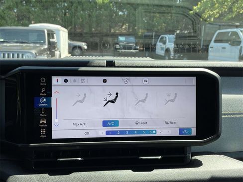 New 2025 Jeep Gladiator Sport image 19