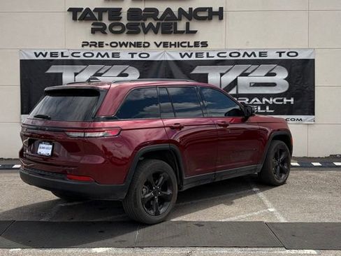 Used 2025 Jeep Grand Cherokee Altitude AWD/4WD image 7