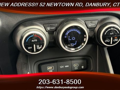 Used 2024 Hyundai Venue Limited FWD image 22