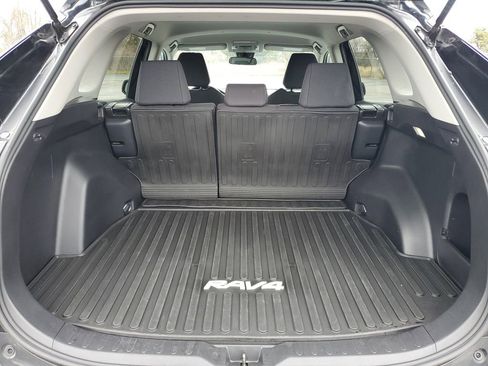 Used 2022 Toyota RAV4 LE FWD image 25