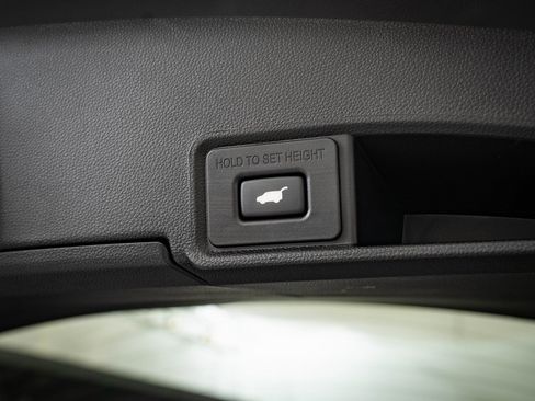 Certified 2025 Acura RDX SH-AWD w/ Advance Package image 20