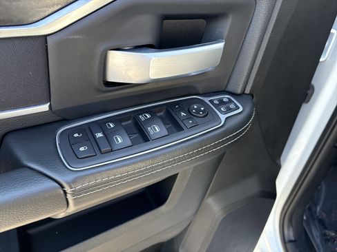 Used 2024 RAM 2500 Big Horn w/ Sport Appearance Package image 15