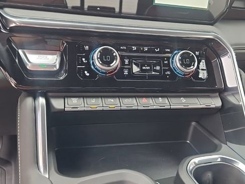 Used 2026 GMC Sierra 2500 Denali Ultimate AWD/4WD image 19
