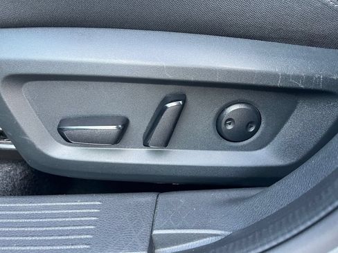 Used 2025 Nissan Rogue SV AWD/4WD image 22