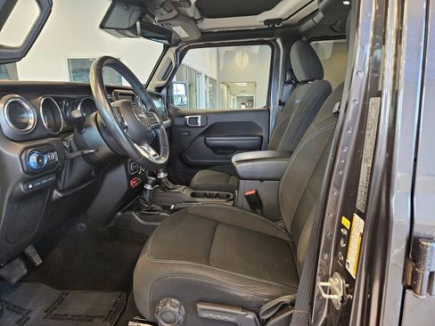 Used 2021 Jeep Wrangler Unlimited Rubicon 4xe w/ Steel Bumper Group image 13