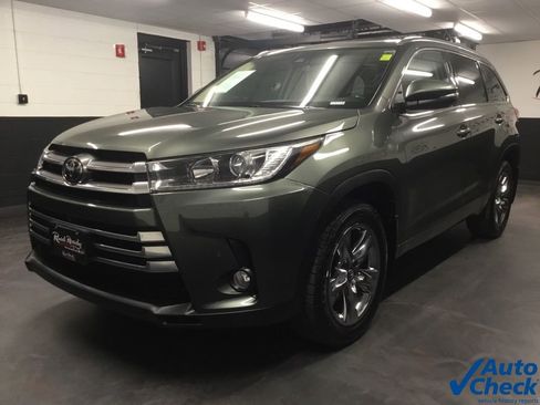 Used 2017 Toyota Highlander Limited Platinum image 5