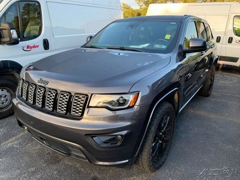 Certified 2021 Jeep Grand Cherokee Laredo X AWD/4WD image 1