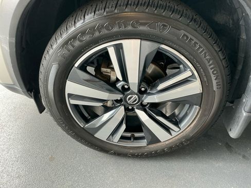 Used 2021 Nissan Rogue Platinum image 25