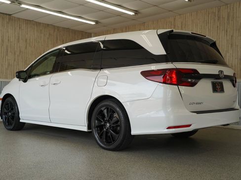 Used 2023 Honda Odyssey Sport image 7