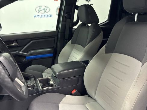Used 2025 Toyota Tacoma TRD Off-Road image 10