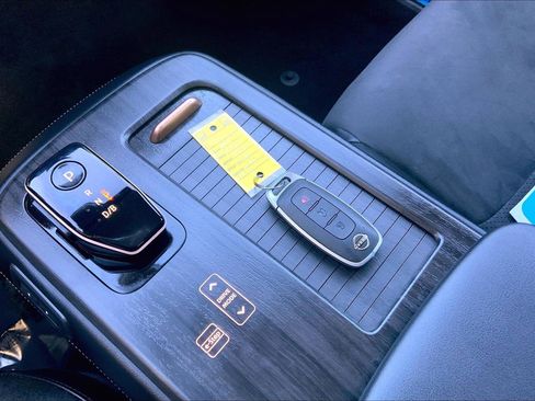 Used 2024 Nissan Ariya AWD image 12