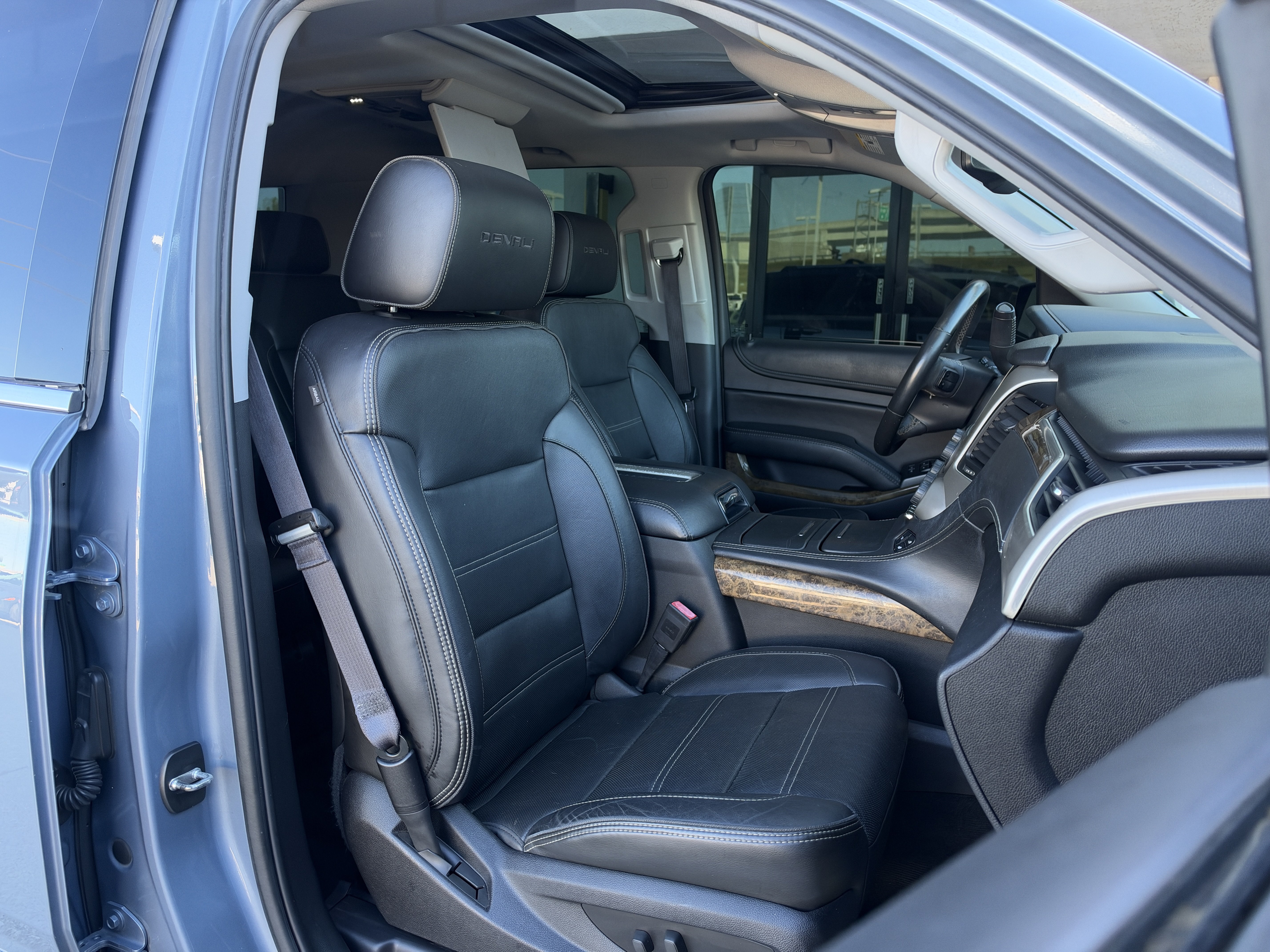 Used 2016 GMC Yukon Denali w/ Open Road Package AWD/4WD image 23