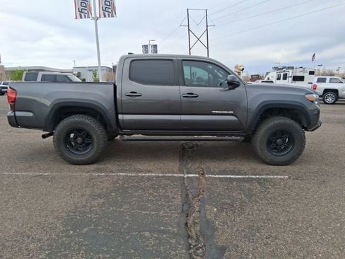 Used 2019 Toyota Tacoma TRD Off-Road w/ Technology Package image 9