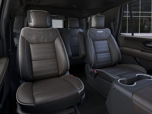 New 2026 GMC Yukon Denali Ultimate AWD/4WD image 18