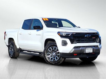 Used 2024 Chevrolet Colorado Z71 w/ Z71 Convenience Package 2