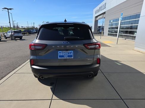Certified 2025 Ford Escape ST-Line AWD/4WD image 4