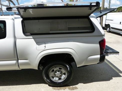 Used 2022 Toyota Tacoma SR RWD image 16
