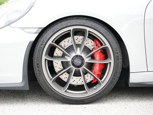 Certified 2018 Porsche 911 GT3 RWD image 21