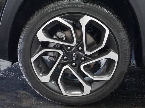 Used 2025 Chevrolet Trax RS w/ Driver Confidence Package FWD image 4