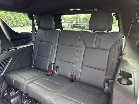Used 2022 Chevrolet Tahoe RST w/ Luxury Package RWD image 12