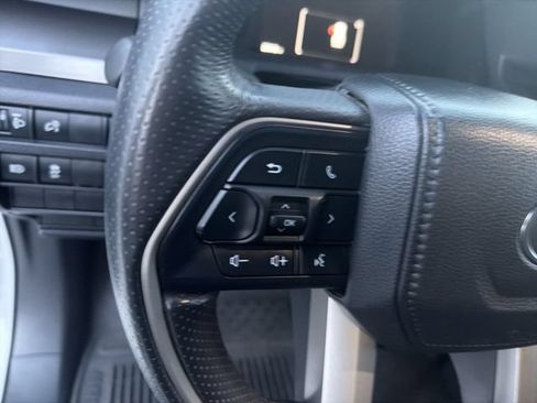 Certified 2025 Toyota 4Runner SR5 AWD/4WD image 17