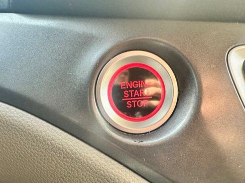 Used 2017 Honda Pilot EX image 12