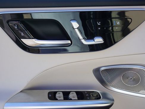 Used 2025 Mercedes-Benz C 300 Sedan image 22