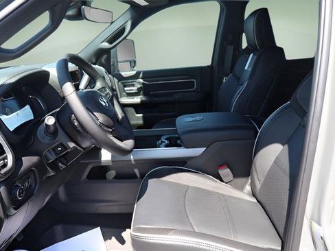 New 2026 RAM 2500 Laramie AWD/4WD image 14
