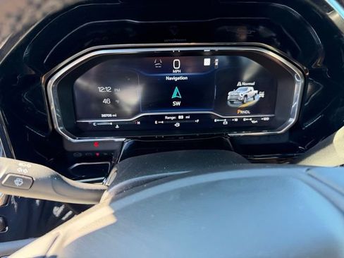 Used 2024 Chevrolet Silverado 2500 High Country w/ High Country Premium Package image 28