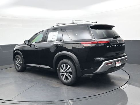 New 2025 Nissan Pathfinder SL image 6