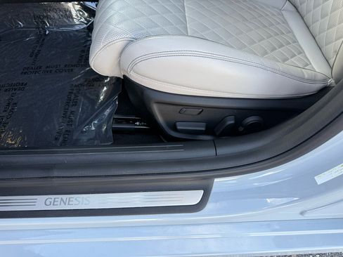 Used 2022 Genesis G70 3.3T image 22