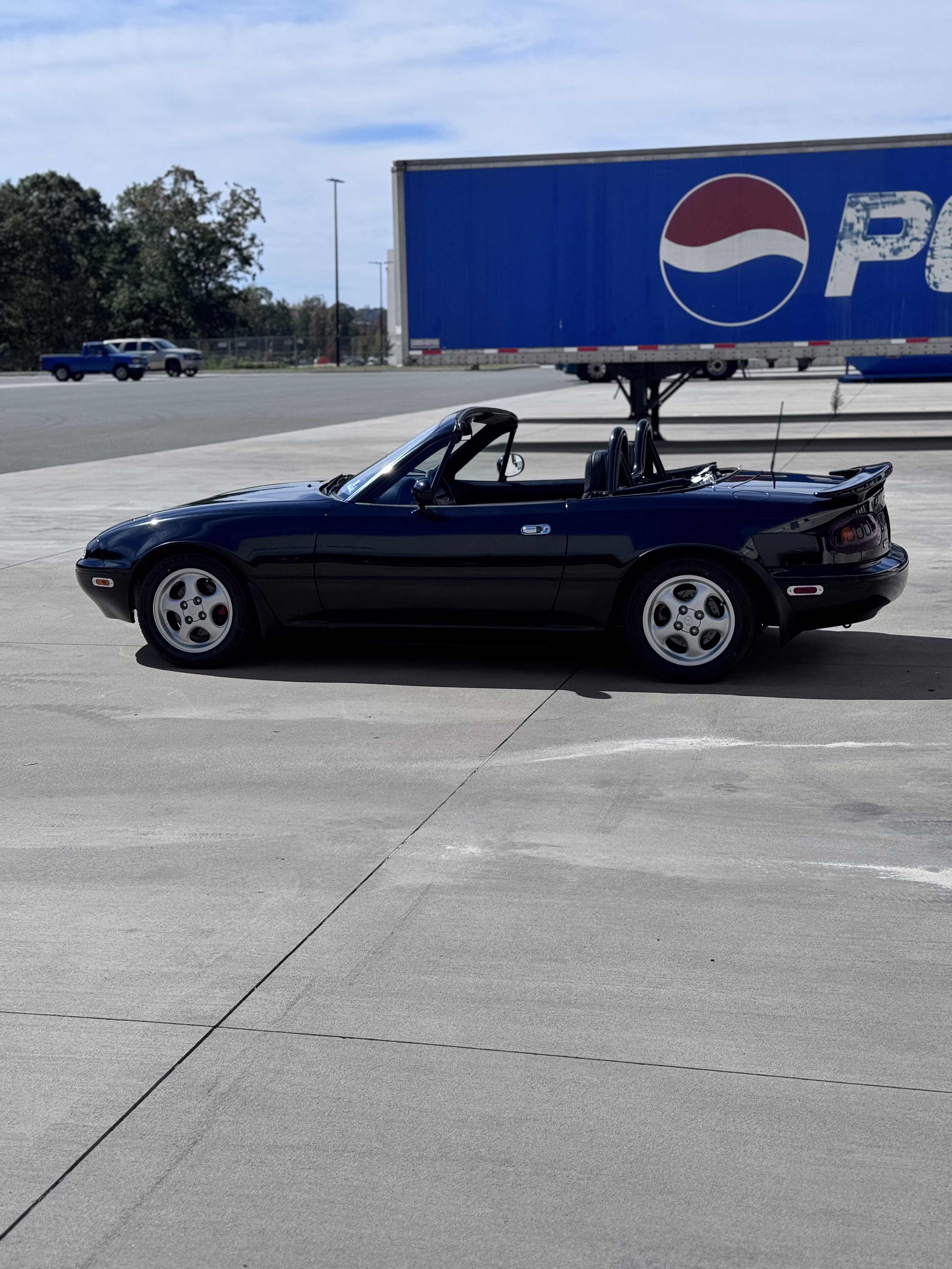 Used 1996 MAZDA MX-5 Miata RWD image 8