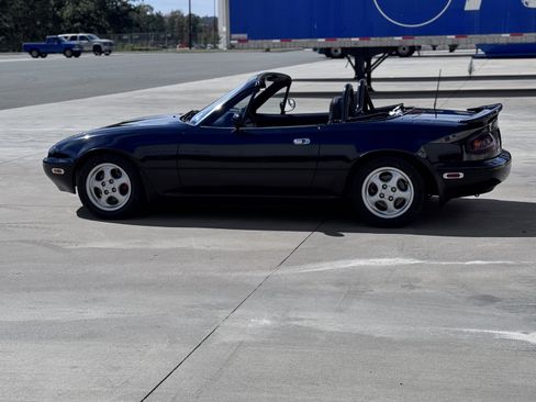 Used 1996 MAZDA MX-5 Miata image 8