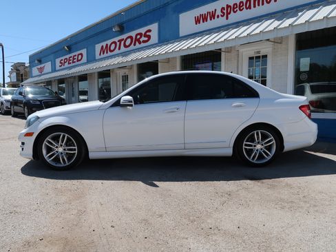 Used 2013 Mercedes-Benz C 250 Sedan image 3
