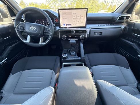 Used 2025 Toyota Tacoma TRD Off-Road image 19