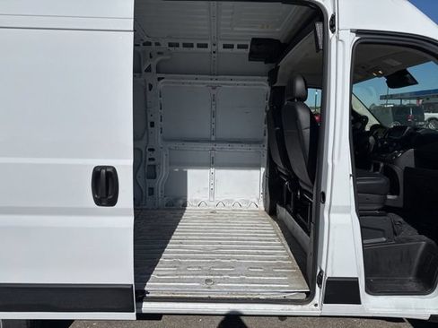 Used 2025 RAM ProMaster 2500 w/ Convenience Group FWD image 24