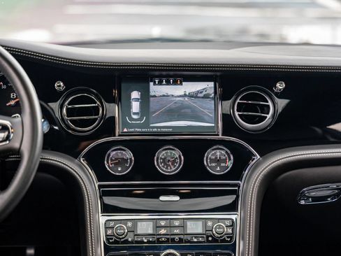 Used 2017 Bentley Mulsanne RWD image 17