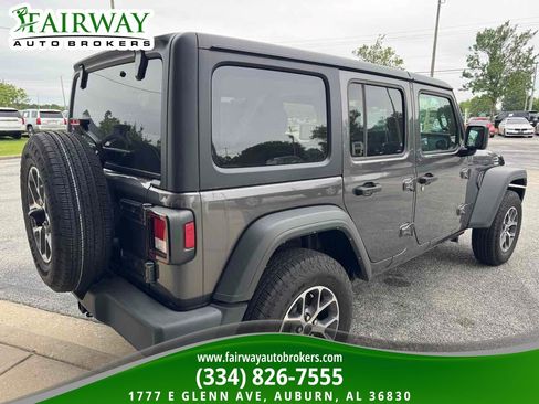 Used 2024 Jeep Wrangler Unlimited Sport AWD/4WD image 6