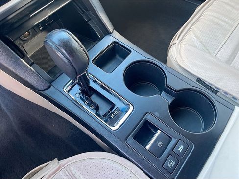 Used 2019 Subaru Outback 3.6R Limited image 17