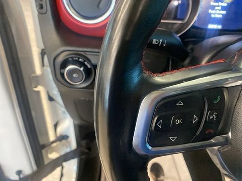 Used 2023 Jeep Wrangler Unlimited Rubicon w/ Cold Weather Group AWD/4WD image 15