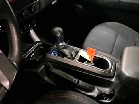 Used 2020 Toyota Tacoma TRD Off-Road image 15