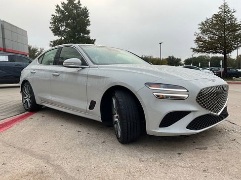 Used 2025 Genesis G70 2.5T image 5