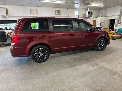Used 2019 Dodge Grand Caravan GT image 4