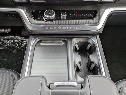 Certified 2026 Ford Expedition Max Platinum w/ Stealth Performance Package AWD/4WD image 19