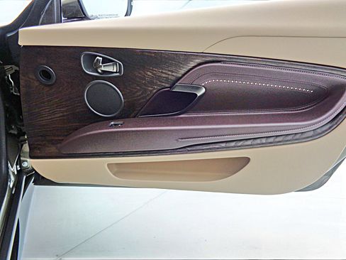 Used 2018 Aston Martin DB11 V12 image 34