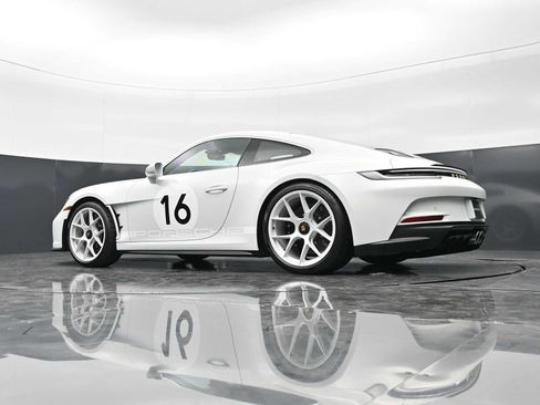 Certified 2024 Porsche 911 GT3 RS RWD image 47